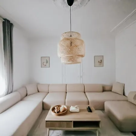 Champagne Getaway, Spacious House