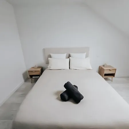 Semesterbostad Champagne Getaway, Spacious House