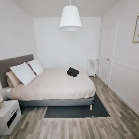 Semesterbostad Champagne Getaway, Spacious House