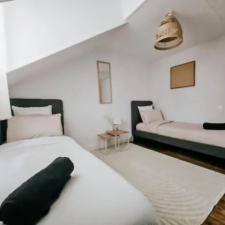 Semesterbostad Champagne Getaway, Spacious House