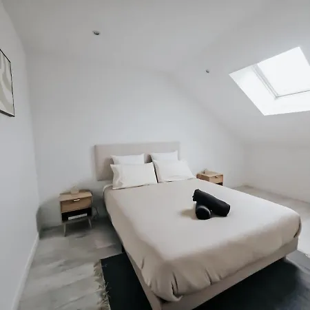 Champagne Getaway, Spacious House Semesterbostad Épernay