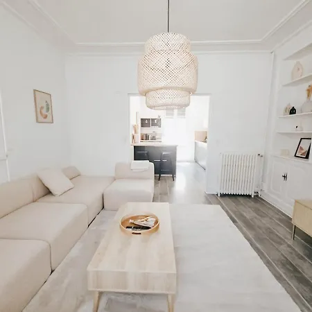 Champagne Getaway, Spacious House Épernay