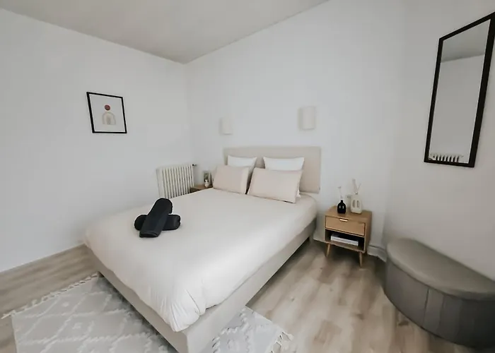 Semesterbostad Champagne Getaway, Spacious House